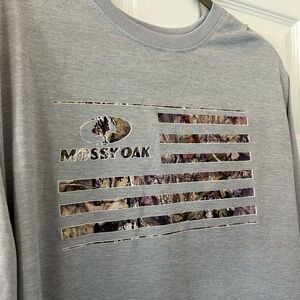Mossy Oak long sleeved shirt